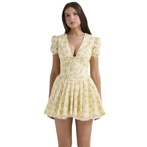 Französisches Blumenkleid mit Puffärmeln, schmaler Taille und A-Linien-Miniflocken