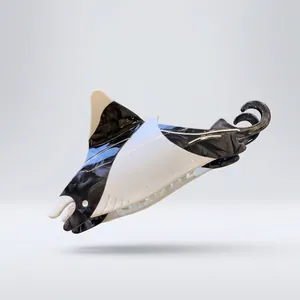 Pince à cheveux en acétate en forme de raie manta avec texture marbrée noir et blanc