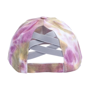 Berretto da baseball tie-dye per coda di cavallo con motivi viola e fasce elastiche incrociate