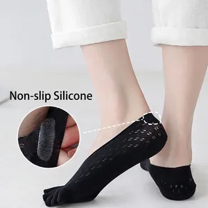 Calze a cinque dita da donna in rete con silicone antiscivolo sul tallone estive