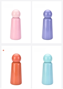 Quatre gourdes de 350 ml en acier inoxydable : rose, lilas, orange et bleu azur