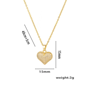 Detailed view of heart pendant with 15mm dimensions and 40+5cm adjustable chain