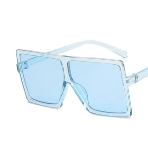 Modische quadratische Oversize-Sonnenbrille für Damen in hellblauem Transparent-Look