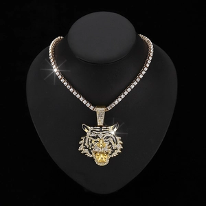 Hip hop tijgerkop ketting met gouden metalen ketting en sprankelende witte zirkonia