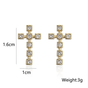 Spécifications de taille pour boucles d'oreilles croix plaquées or 18 carats et zircon