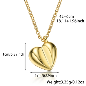 Detail view of the S925 silver heart necklace showing 42+6cm chain length and size specs