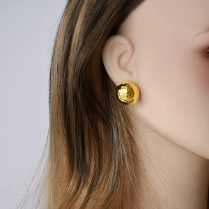 Minimalist 18K gold hammered round stud earrings for women in 304 stainless steel