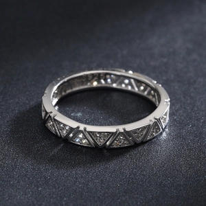 Minimalist S925 sterling silver geometric ring with shimmering pavé triangle design