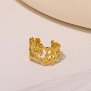 Bague ajustable en acier inoxydable doré avec texture de lave irrégulière minimaliste