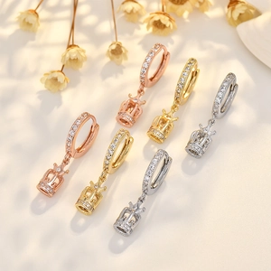 Luxury Copper Crown Pendant Hoop Earrings For Women Micro Inlaid Rhinestone Elegant Fashion Jewelry Accessory Gift