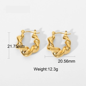 Detail view of gold twisted croissant earrings with 21.75mm height and 12.3g weight info