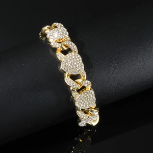 Grosse chaîne cubaine dorée avec cœurs en strass étincelants pour un look hip-hop