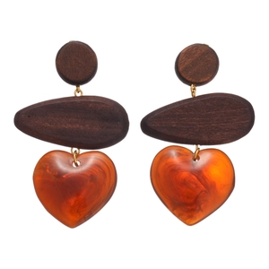 Retro resin heart and wood earrings with amber texture and golden metal connectors
