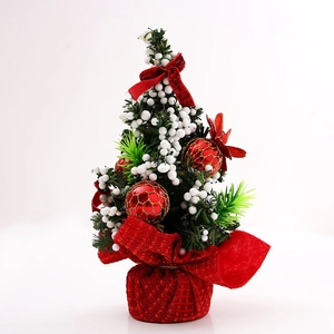 20cm Mini-Weihnachtsbaum mit roten Schleifen, Kugeln und rot karierter Basis