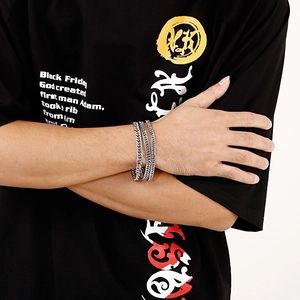 Mehrlagiges Edelstahl-Panzerarmband für Herren in Silber im modischen Street-Style