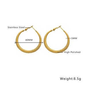 Technical drawing showing 40mm diameter and 5mm width of these gold hollow hoop earrings