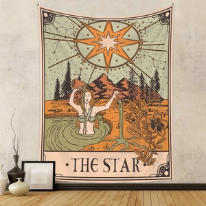 Dettaglio ravvicinato dell'arazzo tarocchi La Stella con illustrazione vintage su parete