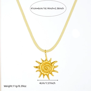 Collier avec pendentif soleil doré en acier inoxydable et dimensions indiquées