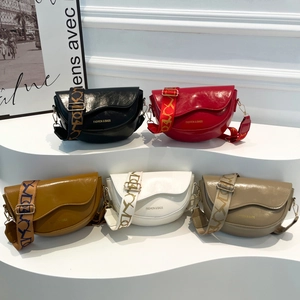 Women Saddle Bag Shiny PU Leather Retro Shoulder Bag With Patterned Wide Strap Fashionable Commute Crossbody Bag