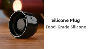 Detail showing food-grade silicone inner seal of the mini black champagne stopper