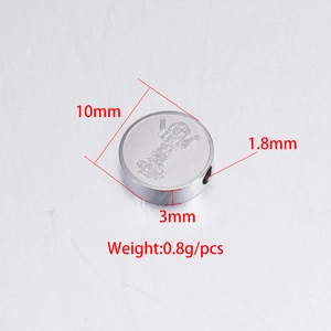 Ciondolo tondo da 10mm in acciaio inossidabile argento con incisione e misure