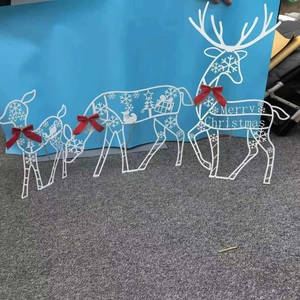 Weihnachts-Hirsch-Set 3-teilig aus Eisen mit Merry Christmas Schriftzug und roten Schleifen