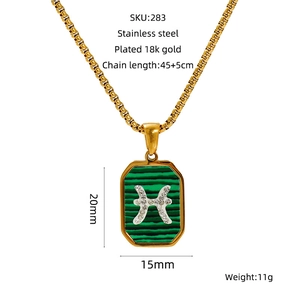 Détails du collier en acier doré 18k avec pendentif malachite poissons et mesures