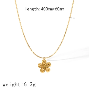 Gold stainless steel chubby flower pendant necklace with dimensions and weight specs