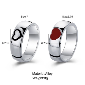 Detail showing 0.7cm alloy ring width and weight specifications for the heart set
