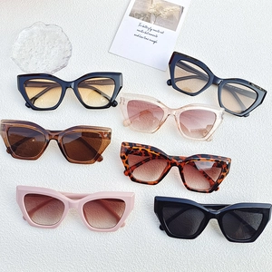 Retro small frame cat eye sunglasses for women in multiple colors with sleek vintage design