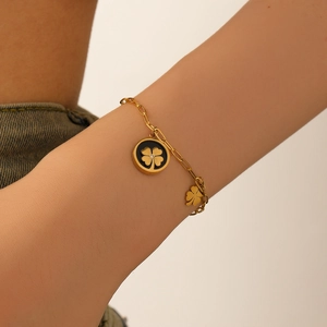 Stainless Steel Bracelet With Four Leaf Clover Heart Charm Mother Of Artificial Pearl Inlay Paperclip Chain Gold Plated Elegant Jewelry