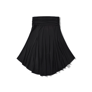 Zwarte dames minirok met lage taille, stijlvolle rimpels en asymmetrische zoom