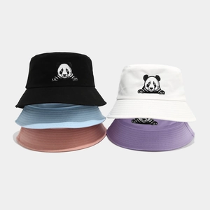 Chapeau bob en coton avec broderie panda disponible en plusieurs couleurs