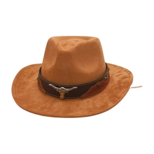 Chapeau de cow-boy marron à large bord avec tête de taureau et bande cloutée