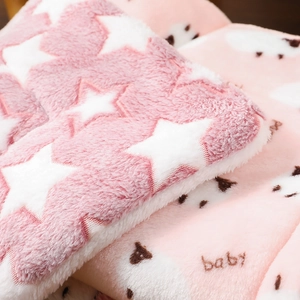 Thick pink and white plush flannel pet mat with star patterns for cats and dogs