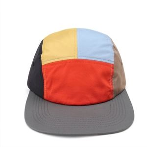 Casquette 5 panels à bord plat à séchage rapide avec blocs de couleurs pour l'extérieur