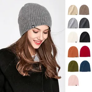 Gorro de Punto de Lana 100% Minimalista para Mujer Color Sólido Gorro de Pescador Cálido de Invierno con Etiqueta Decorativa