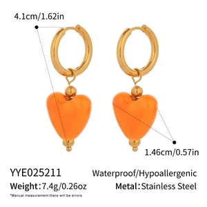 Détail des boucles d'oreilles cœur orange avec dimensions et informations sur l'acier inoxydable