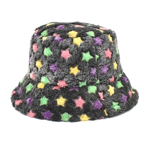 Chapeau bob d'hiver en peluche gris foncé avec motifs d'étoiles colorées et fausse fourrure