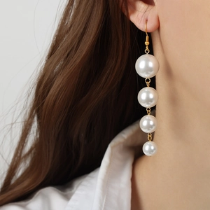 Elegant vintage court style long gold earrings with four white gradient pearl beads