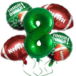 Détail de cinq ballons de football américain en aluminium avec texte pour décoration