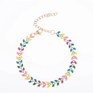 Chaîne en acier inoxydable plaqué or 18K avec maillons en émail coloré en forme de V