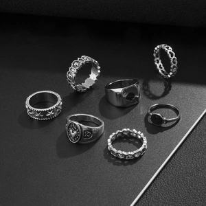 7-teiliges Vintage Silber Metall Ring-Set mit Poker- und Sternmotiven für Herren
