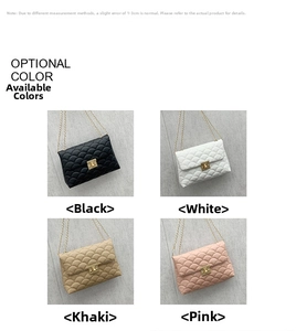 Sac bandoulière matelassé à chaîne disponible en noir, blanc, kaki et rose pâle