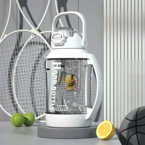 Close-up of Casno sport bottle with filter and handle against tennis gear background