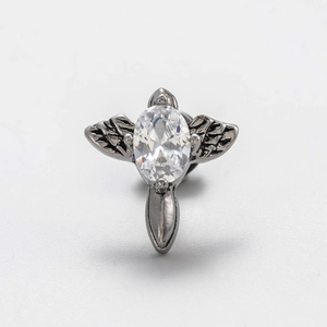 Boucle d'oreille homme en acier inoxydable avec zircon ovale et motifs d'ailes