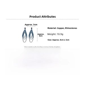 Détails des boucles d'oreilles pampilles en strass bleu, dimensions et aiguilles en argent