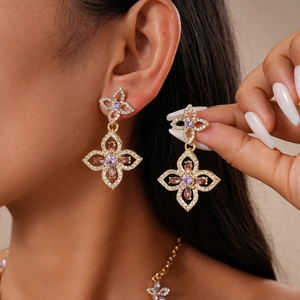 Luxurious gold flower sweater necklace with purple crystals and double-layer vintage chain