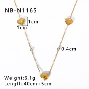 Detailed specs of 18k gold plated heart pendant necklace with dimensions and weight