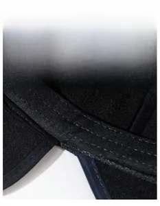Détail du bandeau de sudation élargi sur une casquette de baseball d'hiver pour hommes